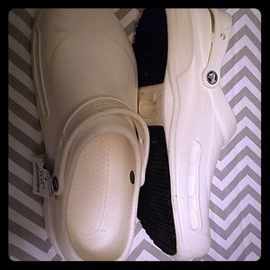 Crocs size 13 restaurant or doctor with blk rubber
